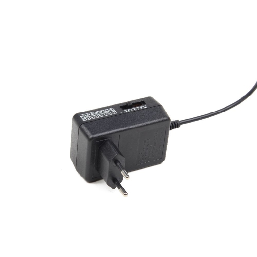 Laagspanning multifunctionele AC-DC adapter